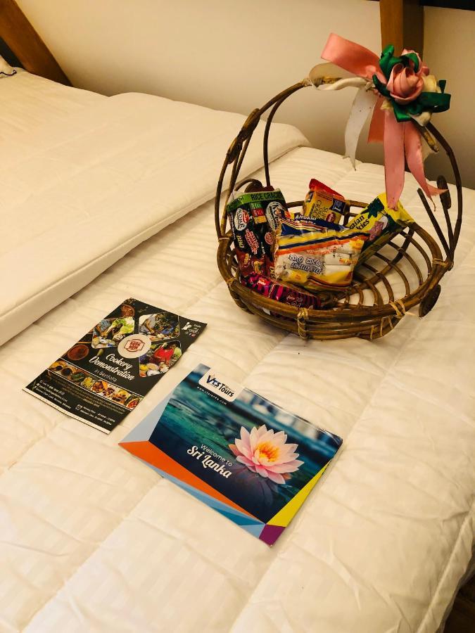 The We2 "Wildwood Elegance Escape" Bed & Breakfast Induruwa Luaran gambar